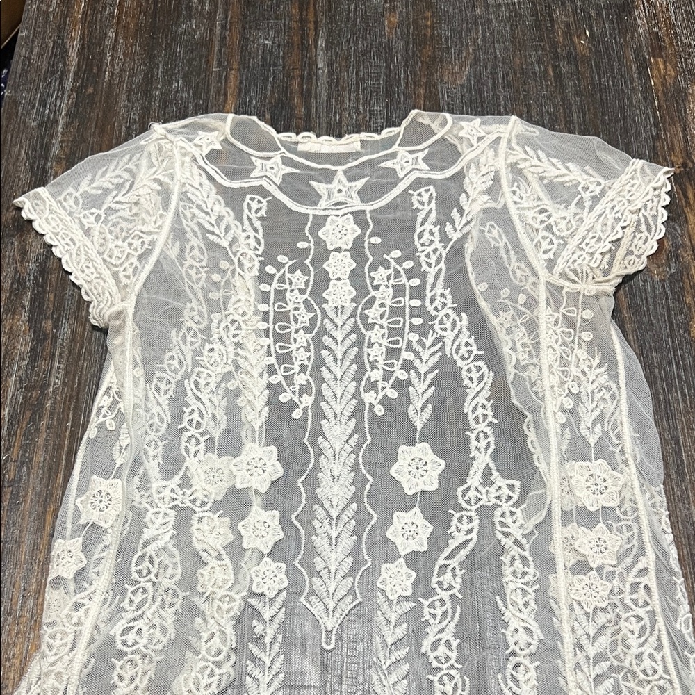 Hit List Lace Star Pattern Top - Picture 8 of 12